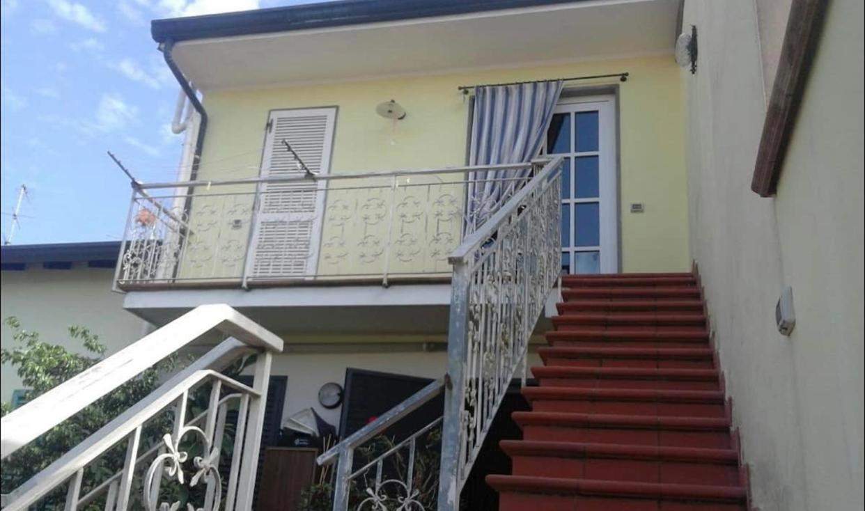 Splendida E Incantevole Casa A Due Passi Dal Mare Viareggio Bagian luar foto